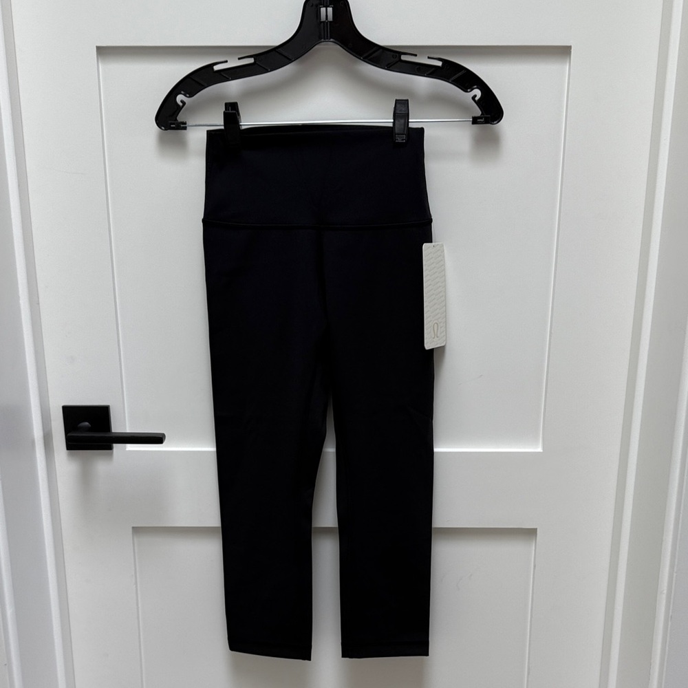 NWT Lululemon Wunder Under Crop HR